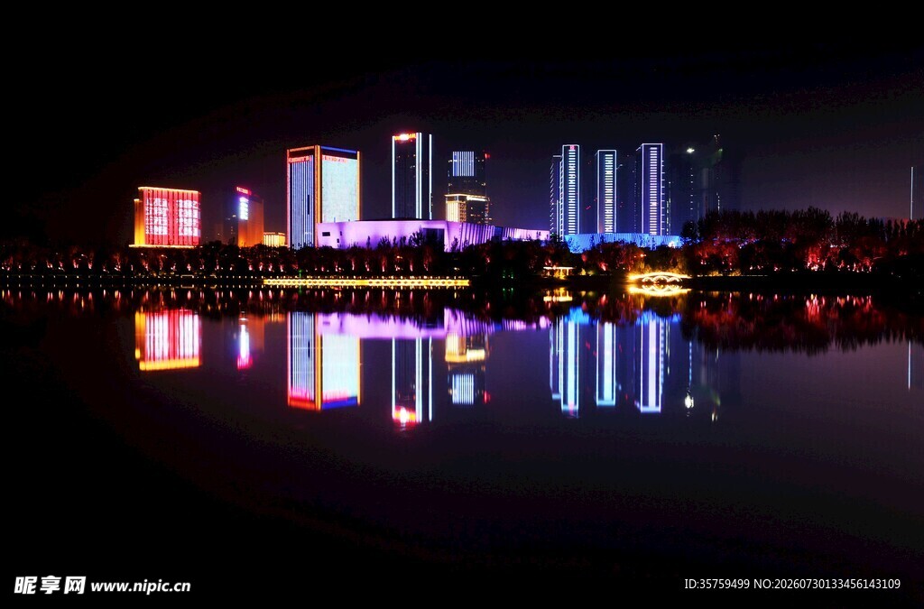 城市夜景倒影