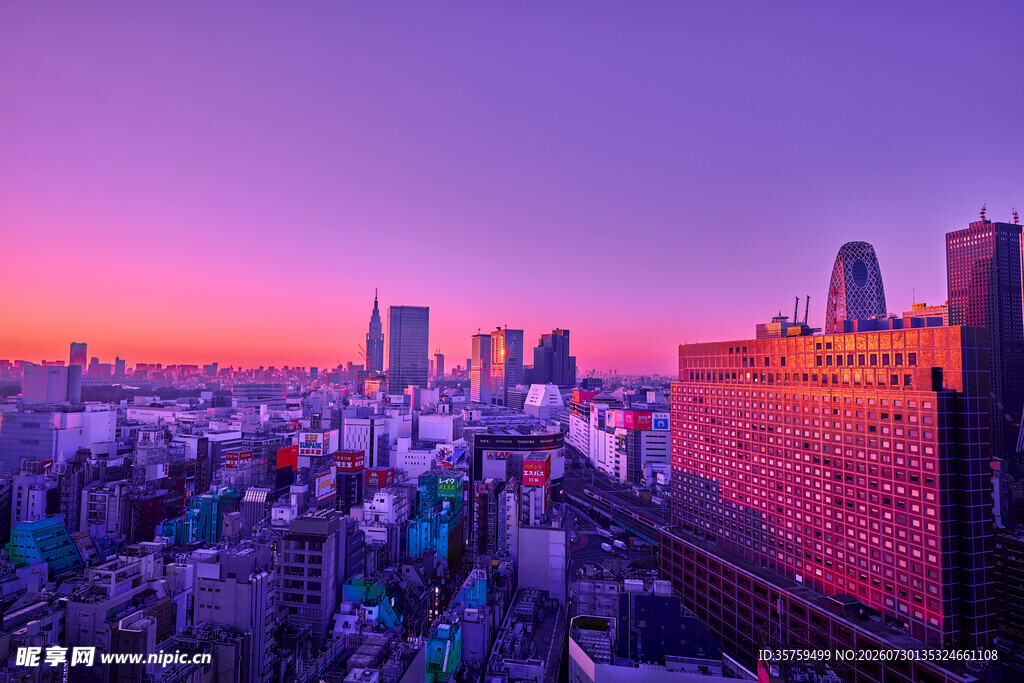 城市黄昏天际线美景