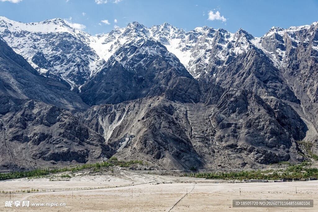 壮丽雪山景观