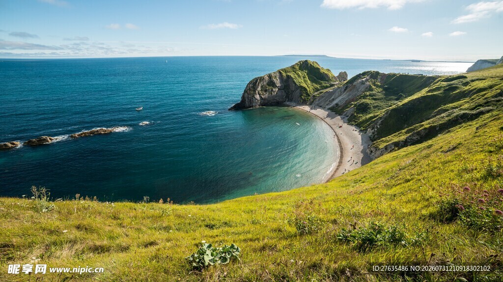 海岸美景绿意盎然的海角
