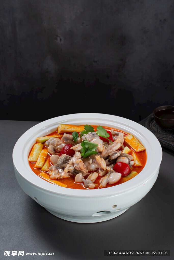 麻辣牛蛙煲