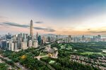 城市天际线与绿地景观