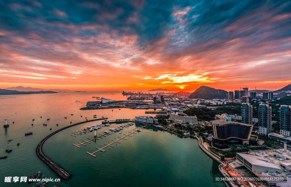 海港绚丽日落城市景观