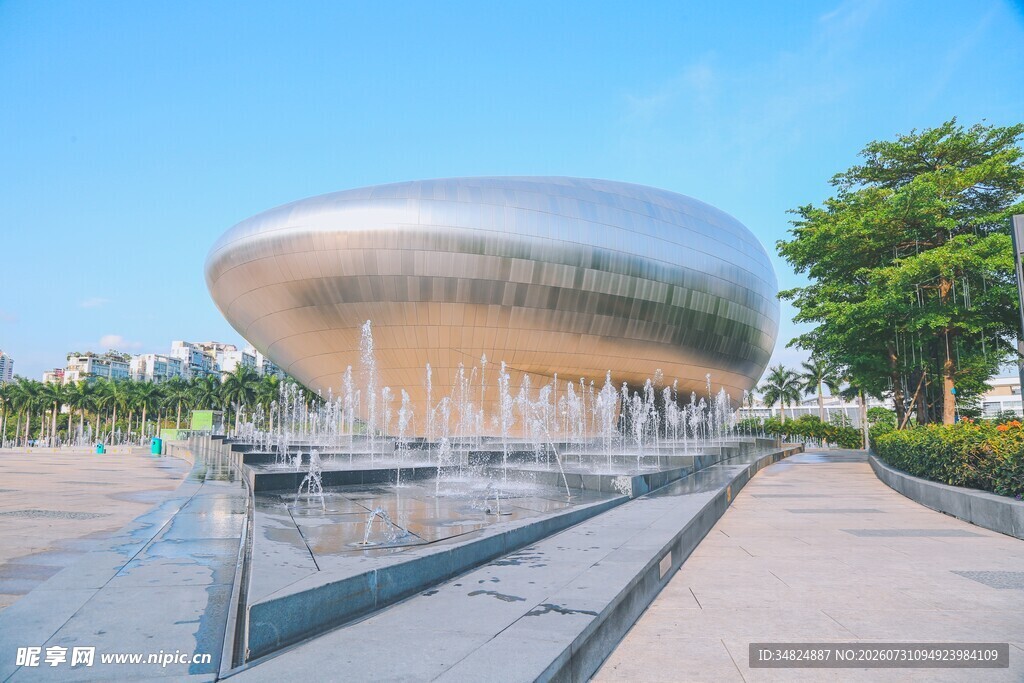 现代银色建筑景观