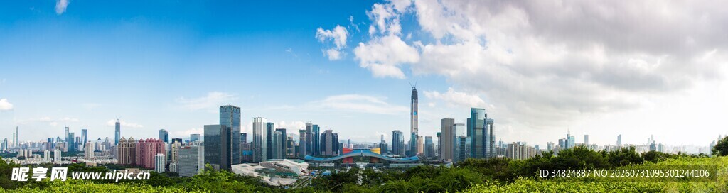城市天际线与绿地景观