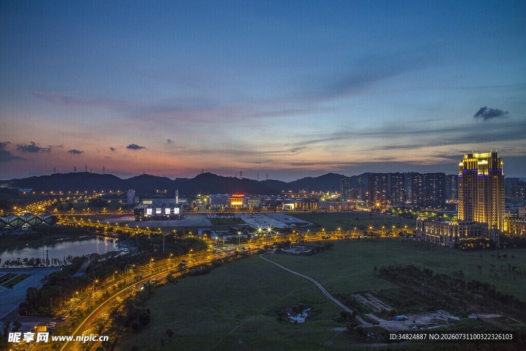 城市黄昏夜景俯瞰风光
