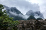 云雾山峦