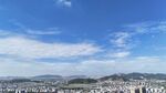 城市远景蓝天白云青山