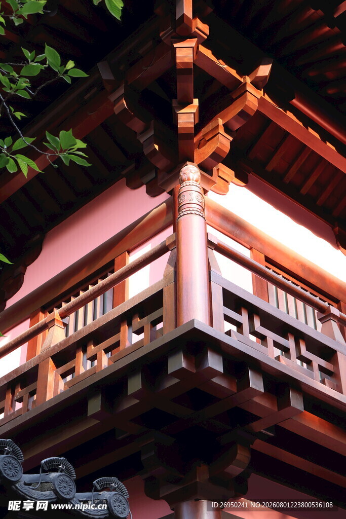 中式古建筑精美屋檐一角