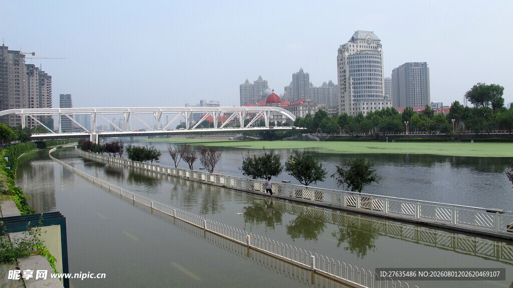 城市河畔风景