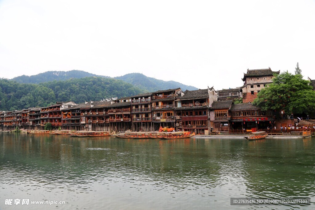 江边古建群尽显水乡韵味