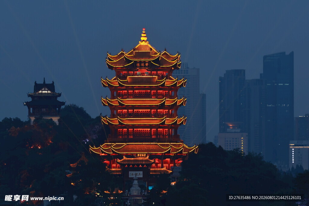 夜幕下的璀璨黄鹤楼