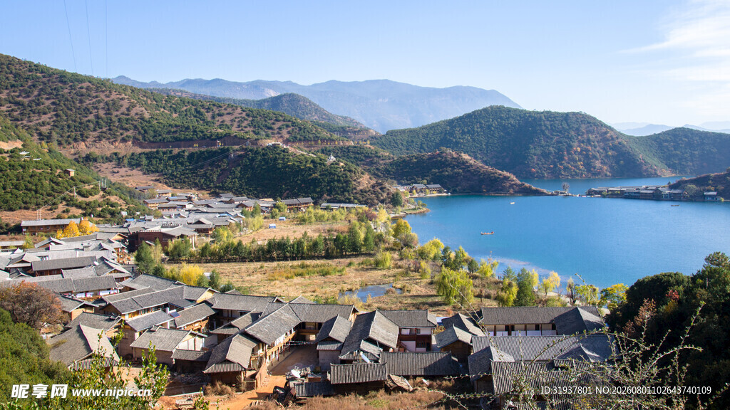 湖畔古村落美景