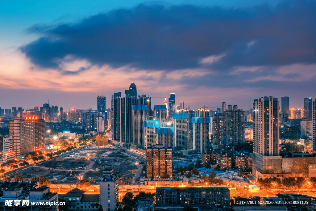 城市璀璨夜景俯瞰图
