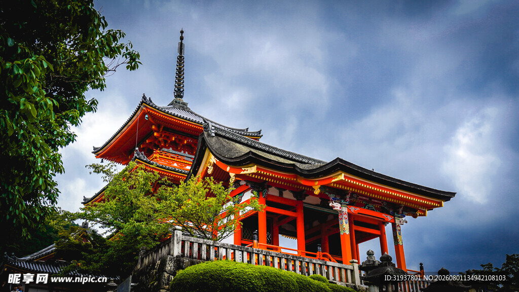 日式传统建筑红顶庙宇