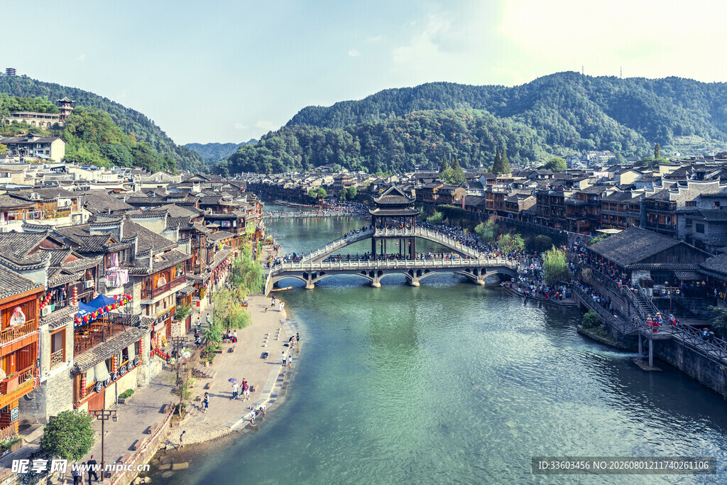 湘西凤凰古城河畔美景