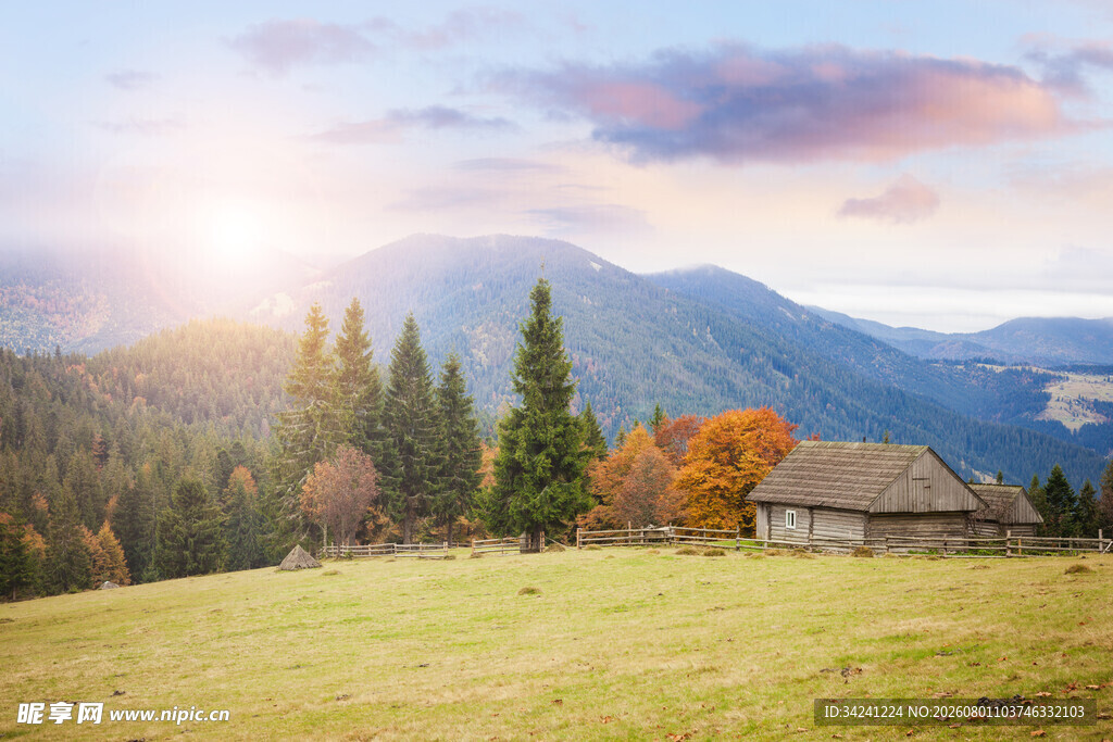 山间小屋秋日美景