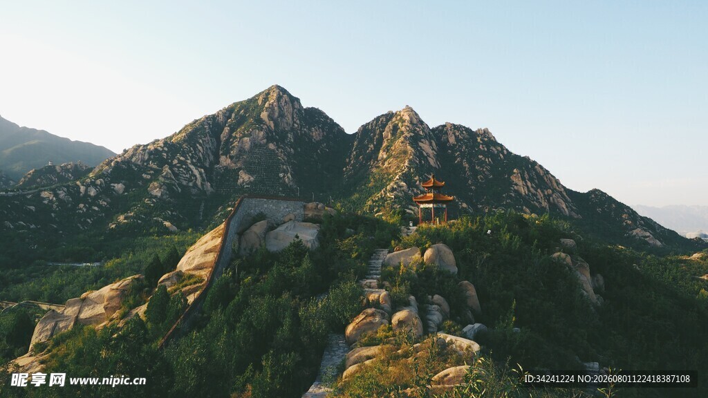壮丽山景览自然之雄浑