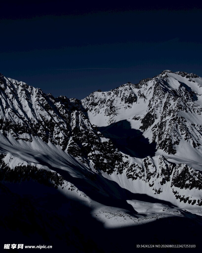 雪山壮丽景致