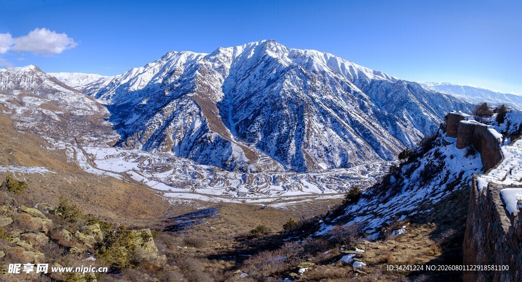 壮丽雪山景观