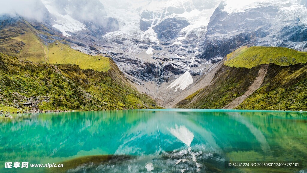 梦幻高山湖泊美景