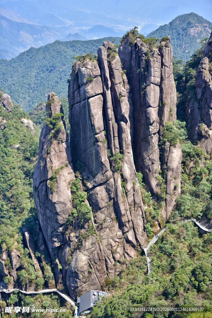 壮丽奇峰景观