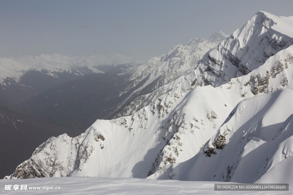 雪山壮丽景致