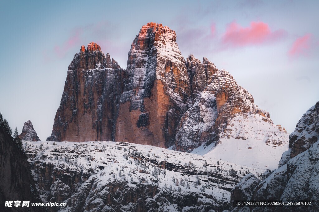 雪山壮丽景观