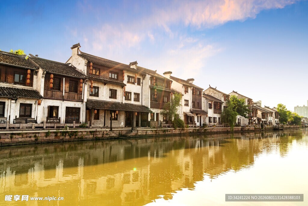 江南水乡沿河古建筑风景