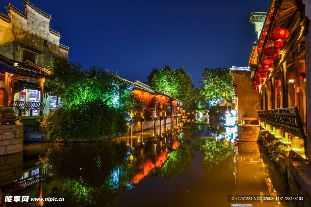江南水乡夜景灯火映河景