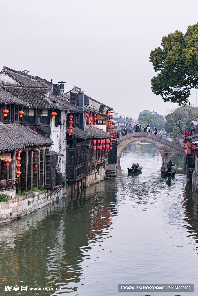 江南水乡古巷河畔景致