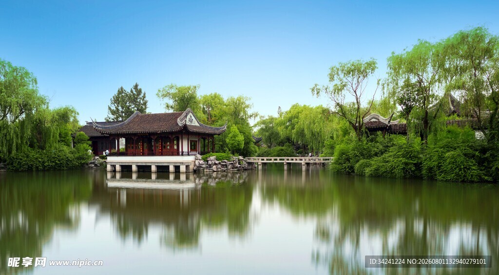 湖畔中式建筑静谧美景