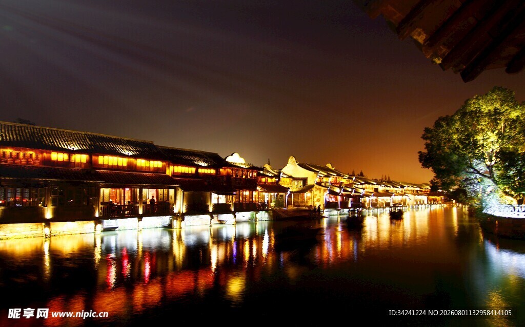 江南水乡夜景灯火璀璨