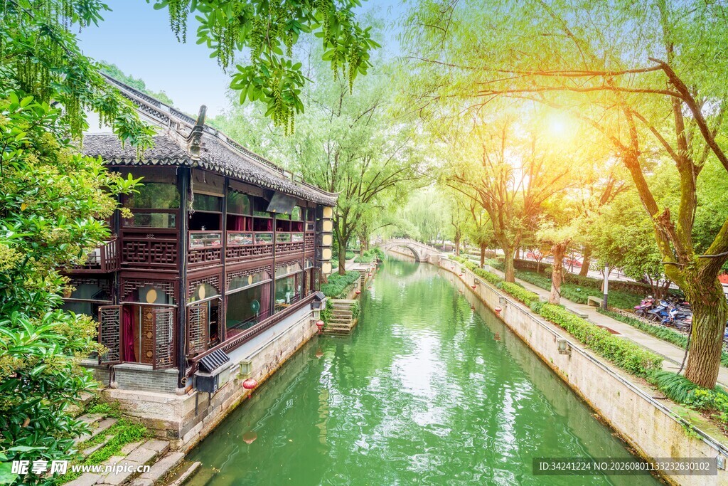 古巷河畔美景