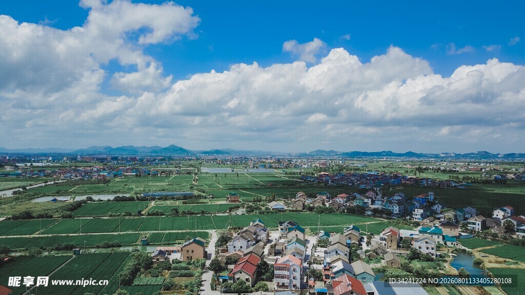 田园乡村美景俯瞰图