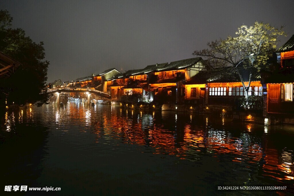江南水乡夜景灯火映河景
