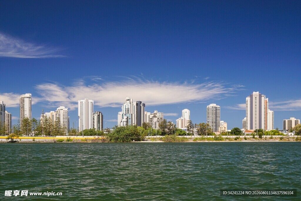 海滨城市天际线美景