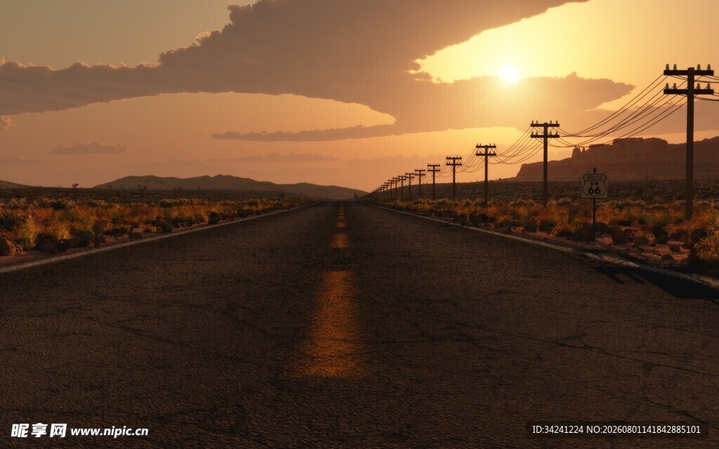 夕阳下的空旷公路