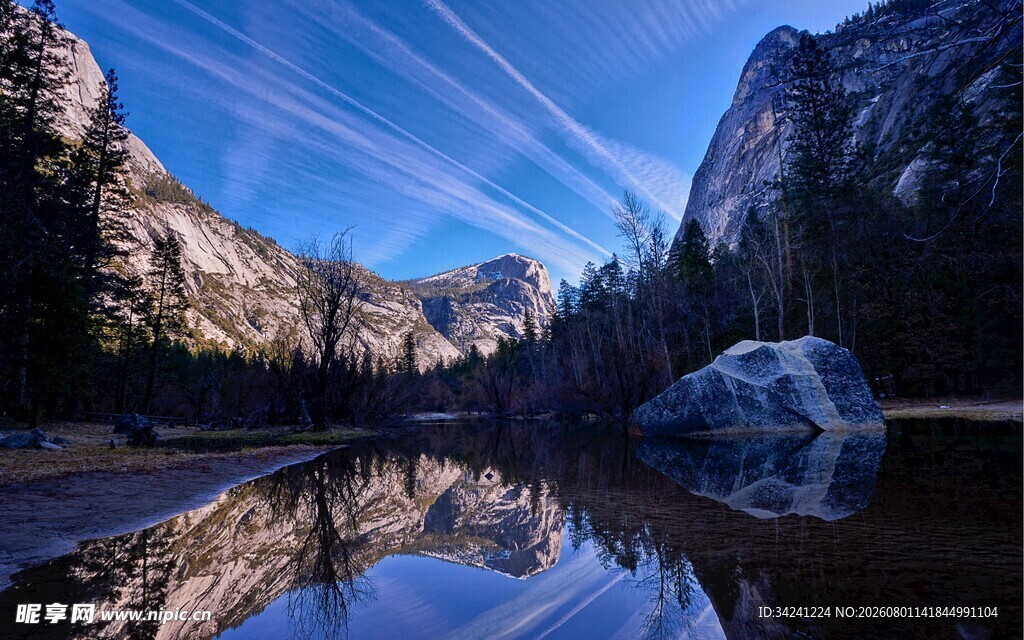 山间湖景星空倒影奇观