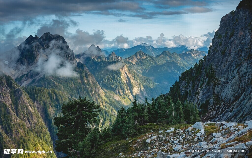 壮丽山景云海风光
