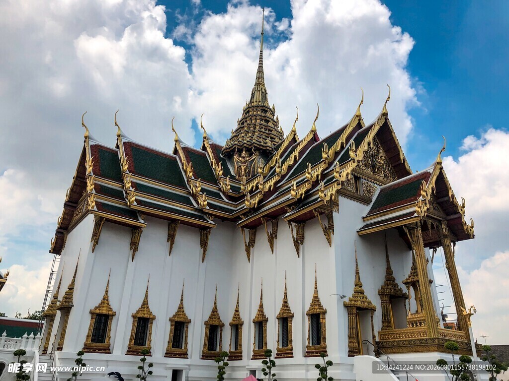 泰国华丽寺庙建筑景观
