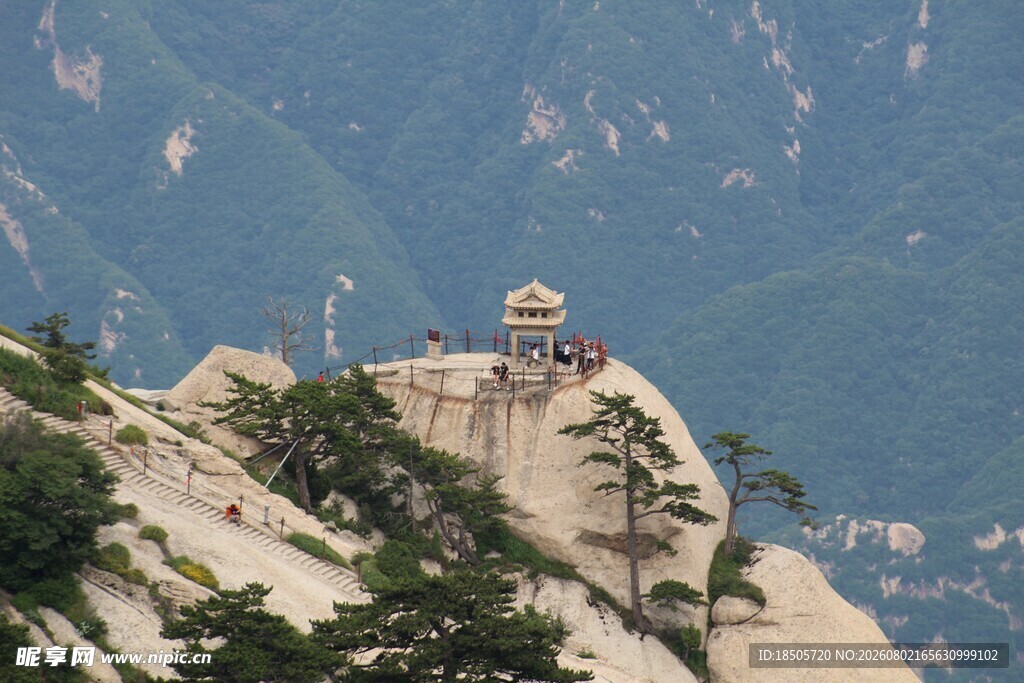 华山之巅的壮丽景观