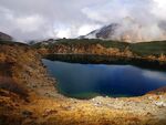高山湖泊美景