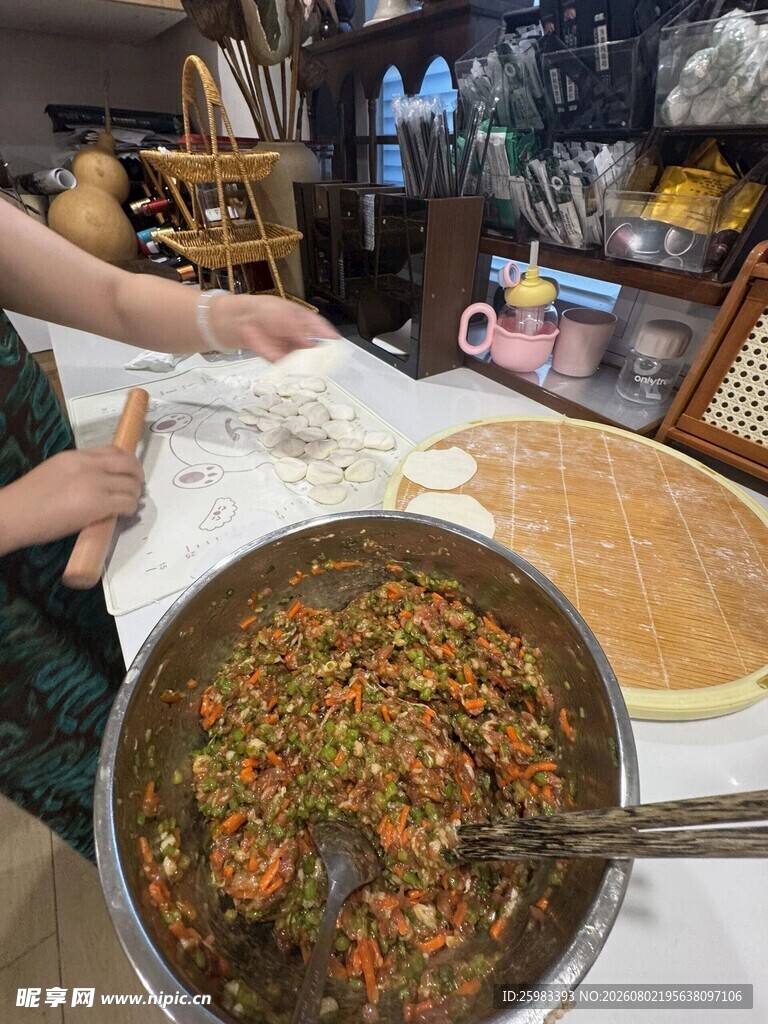 包饺子