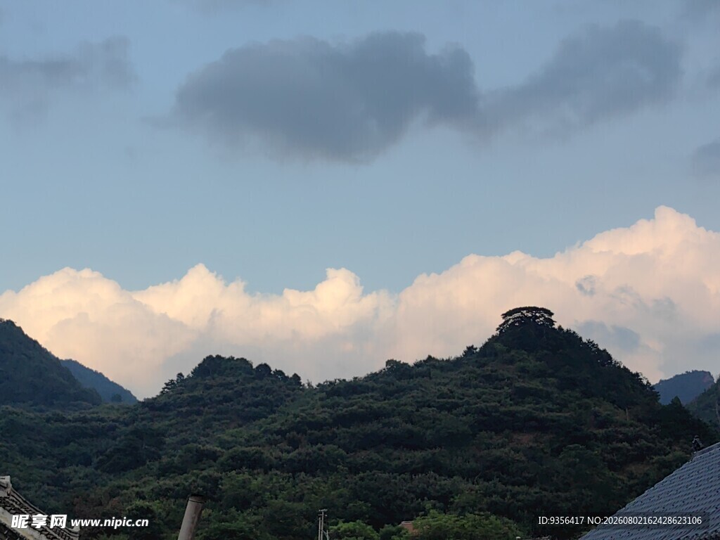 山峦云海