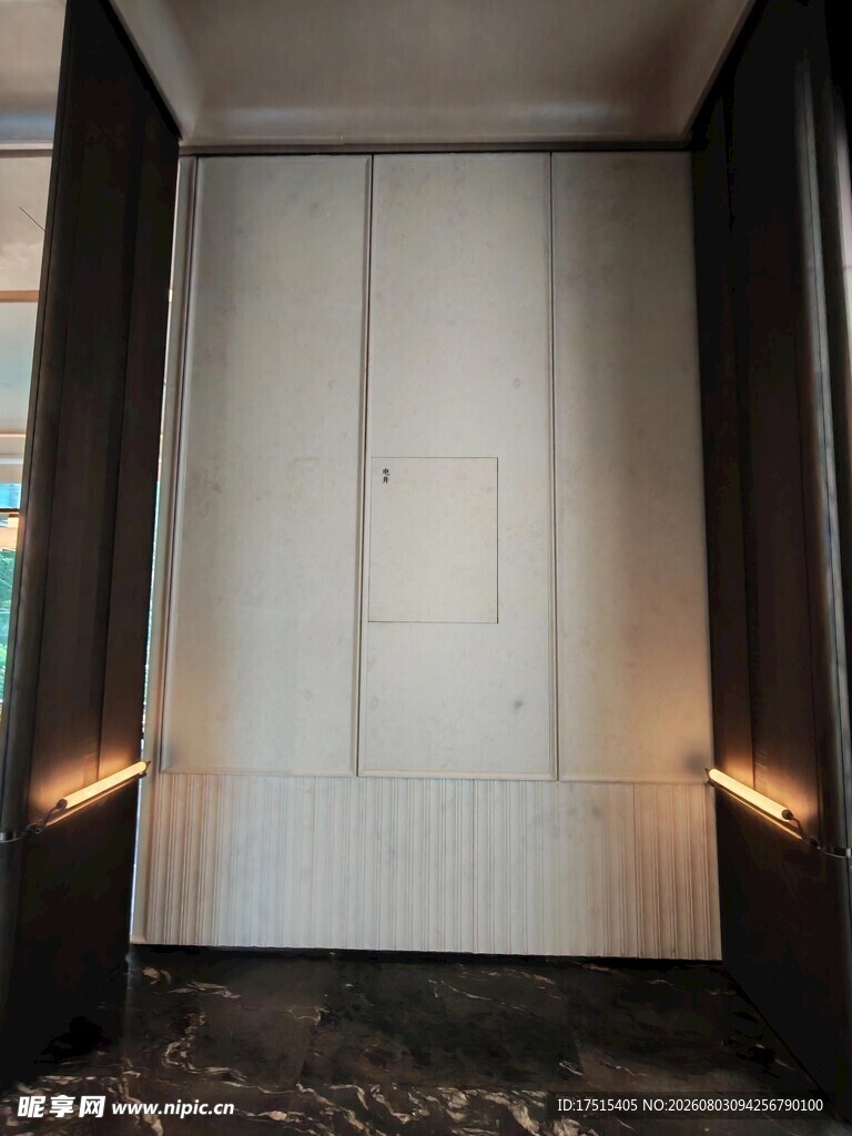简约风格室内双开门设计