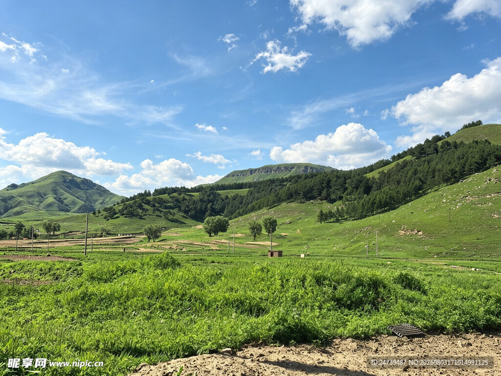 青山绿野间的美丽风光