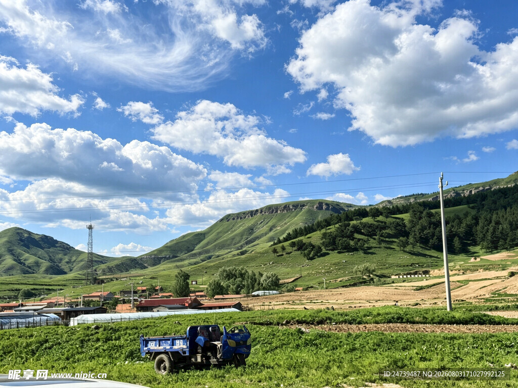 田园风光中的开阔田野
