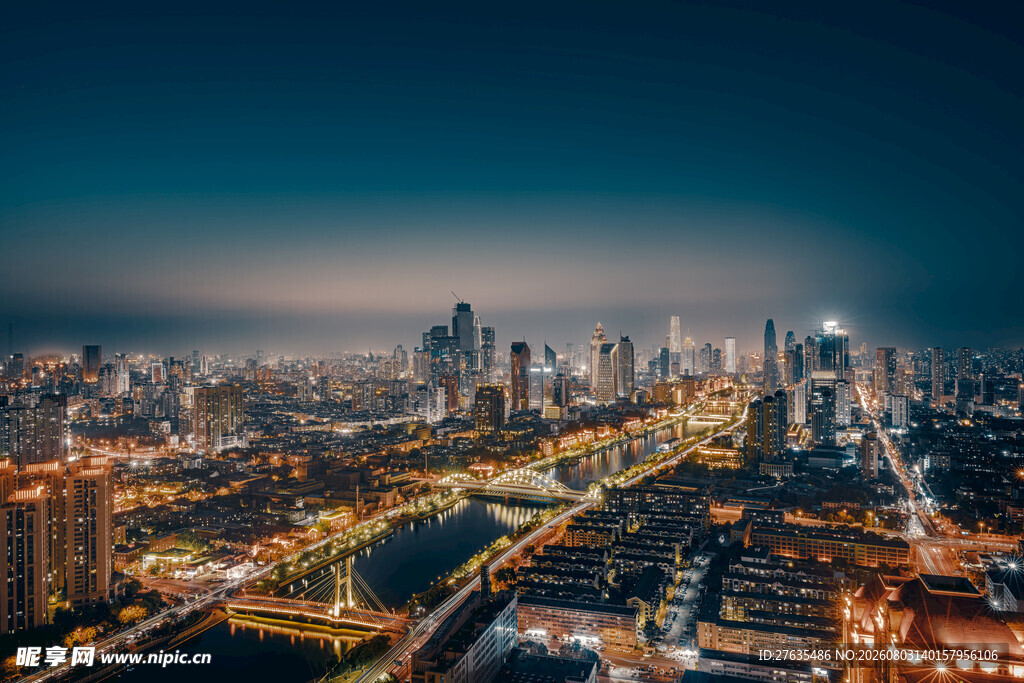 城市璀璨夜景俯瞰图