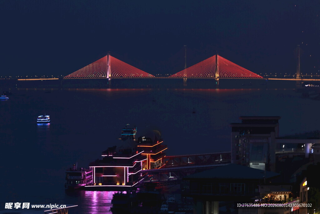 夜幕下的跨海大桥美景